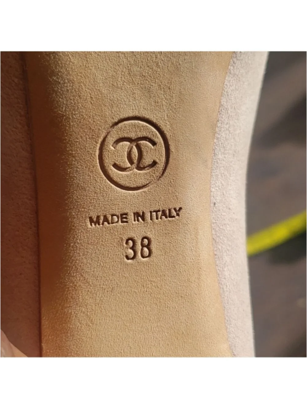 2x HP Chanel Pumps